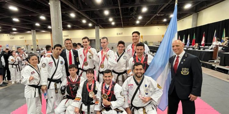 El seleccionado argentino de taekwondo se consagró campeón del mundo en Estados Unidos