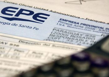 El gobierno provincial suspendió aumentos de tarifas de agua y luz a corto plazo.