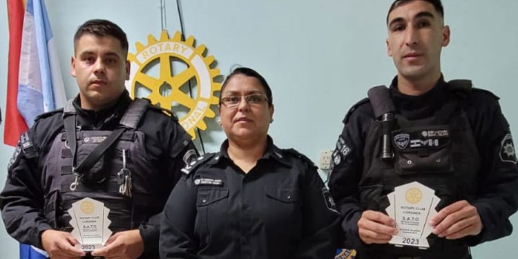 Coronda: Policias de la Unidad Regional XV fueron reconocidos por el Rotary Club
