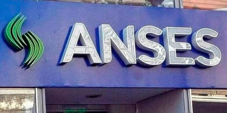 Anses oficializó la suba del 20,87% de jubilaciones y pensiones