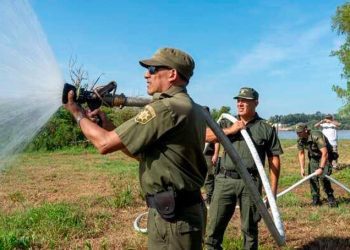 La Guardia Rural del Gobierno de la Provincia de Santa Fe se entrena en zona de islas del río Paraná