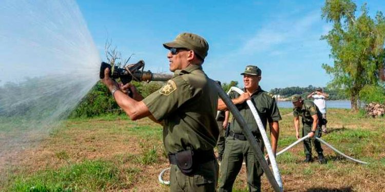 La Guardia Rural del Gobierno de la Provincia de Santa Fe se entrena en zona de islas del río Paraná