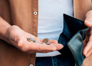 Datos oficiales: El salario promedio de los trabajadores formales ya está por debajo de la línea de la pobreza