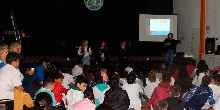 SAN GENARO: Charla de salud para alumnos de la Escuela Primaria 281