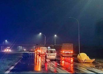 AROCENA: Derrame de líquido desconocido sobre Autopista en Km 97