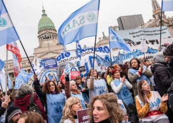 Los gremios docentes rechazaron la oferta de 6,8% de aumento y ratificaron la marcha universitaria