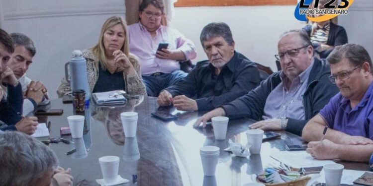 FESTRAM acordó un incremento salarial del 25% en tres tramos.