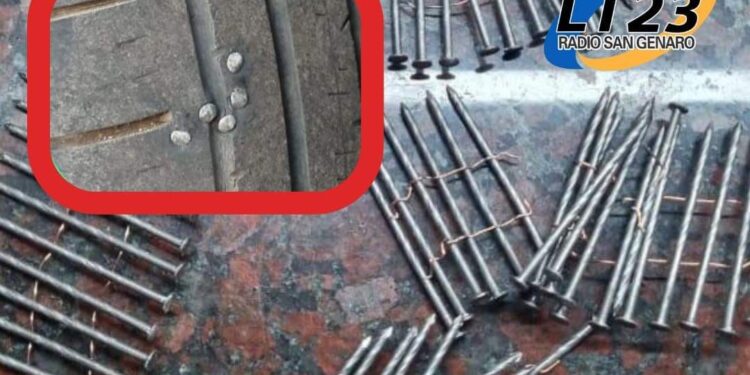 Tortugas: Por gran cantidad de clavos esparcidos en la ruta varios conductores pincharon sus neumáticos