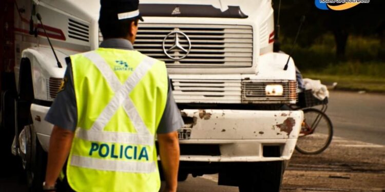 Un camionero fue detenido en Angélica por manejar borracho por la autovía 19.