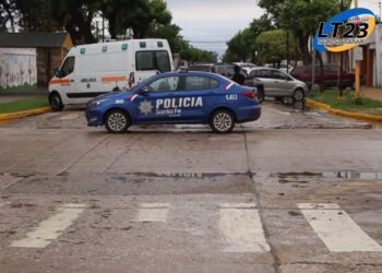 Las Rosas: Un inspector fue embestido por un vehículo.