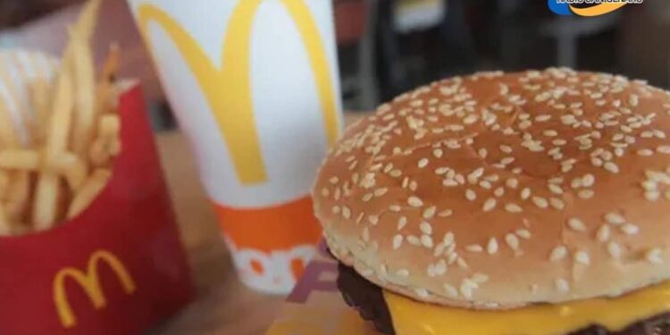 Decenas de intoxicados por la «Cuarto de Libra» impactan en las acciones de Mc’s Donalds