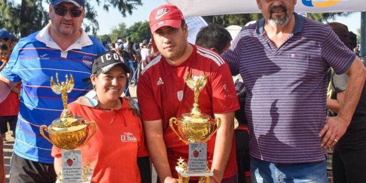 Coronda: Se realizó el concurso de juntadores de frutilla