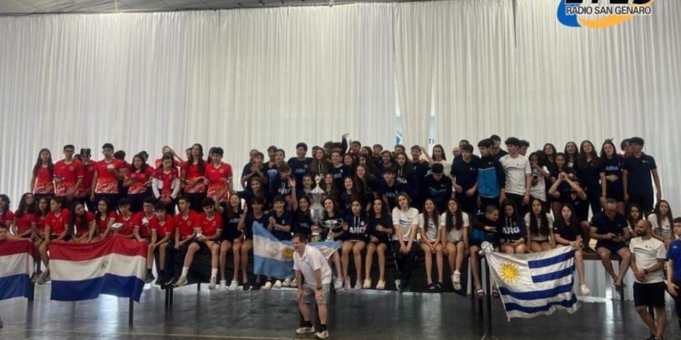 Totoras: Victoria y Copa Challenger para la Federación Rosario de Natación en el “Promesas del Cono Sur”