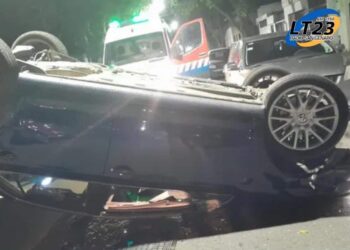 Violencia de género: atropelló a su expareja, chocó a dos autos y terminó volcando