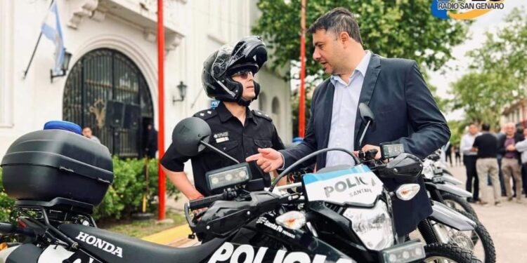 Cañada de Gómez: Chale participó del acto de entrega de móviles policiales para la ciudad