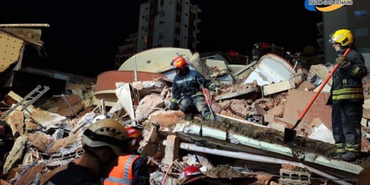 Se derrumbó un edificio de 10 pisos en Villa Gesell