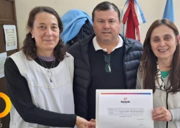 Centeno: Entrega del FANI para la Escuela Primaria N° 284