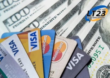 Impuesto País: AFIP activa la devolución de percepciones del dólar tarjeta.