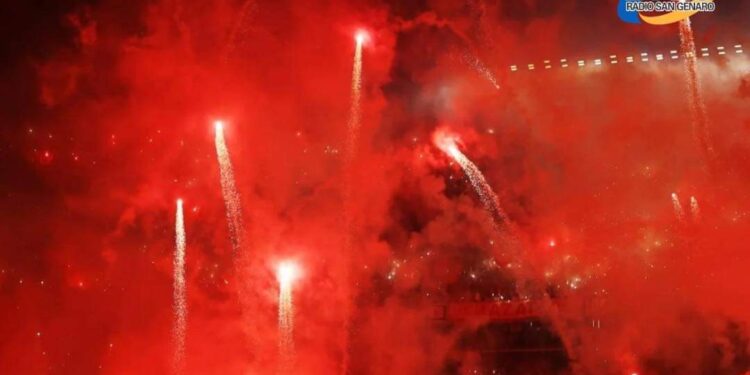 El Monumental fue clausurado por el uso de pirotecnia