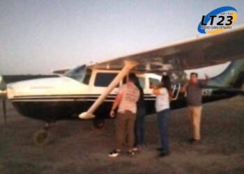Detectaron una avioneta narco en un campo de Luis Palacios: había 400 kilos de cocaína