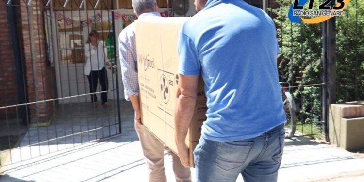 San Genaro: La Municipalidad entregó un aire acondicionado al Jardín N° 111 «Trigales»