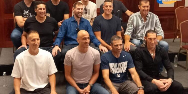 La Generación Dorada, reunida a 20 años de la medalla dorada en los Juegos Olímpicos de Atenas.