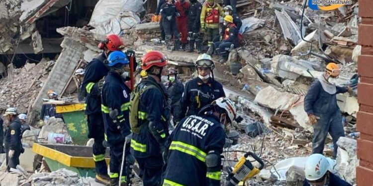 Finalizó la labor de los brigadistas de Santa Fe en Villa Gesell por el derrumbe del hotel