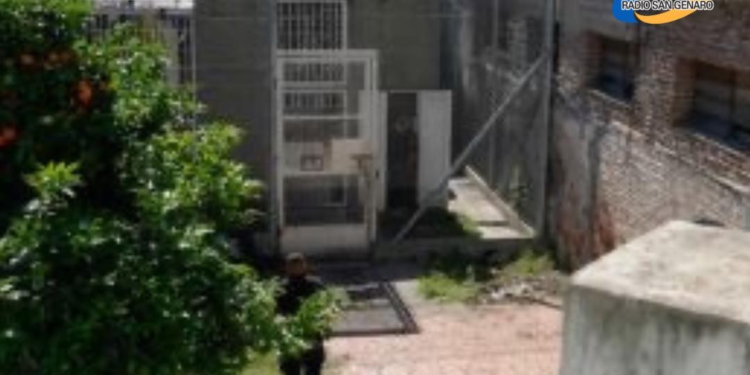 Rosario: Arrojaron una granada al patio de la comisaría 10ª y ordenaron el traslado de todos los detenidos