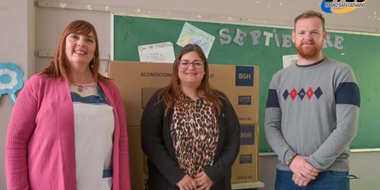 Timbúes: Apunta al fortalecimiento institucional: 7 nuevos aires acondicionados para la escuela campo Mateo N°1272