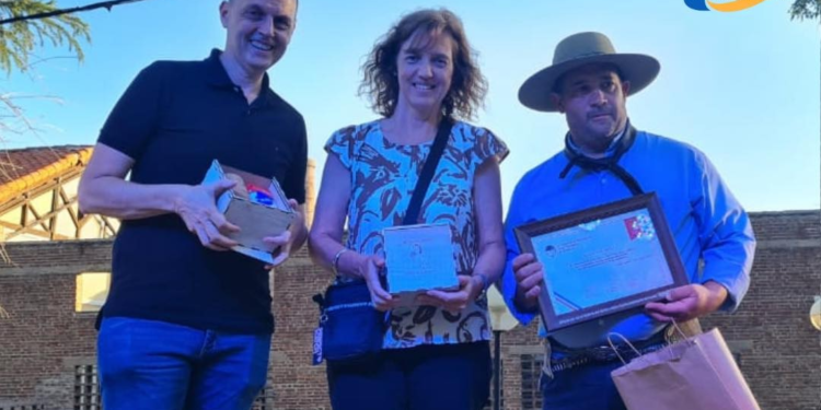 Totoras: El municipio celebró el día de la tradición y reconoció a la agrupación Fogón de la Amistad por sus 30 años