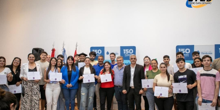42 nuevos egresados del curso de operador de puerto con certificación oficial de la UNR en Timbúes