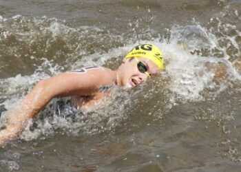 Aquiles Balaudo: “En ningún lugar del mundo la gente acompaña a los nadadores por más de 50 kms”