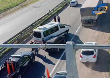 Accidente por alcance entre tres vehiculos en Autopista, altura Rosario