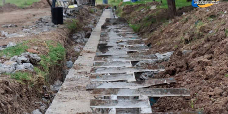 San Genaro realizaron el cordón cuneta en calle Ricardo Balbi, entre Enzo Bordabehere y San Juan.