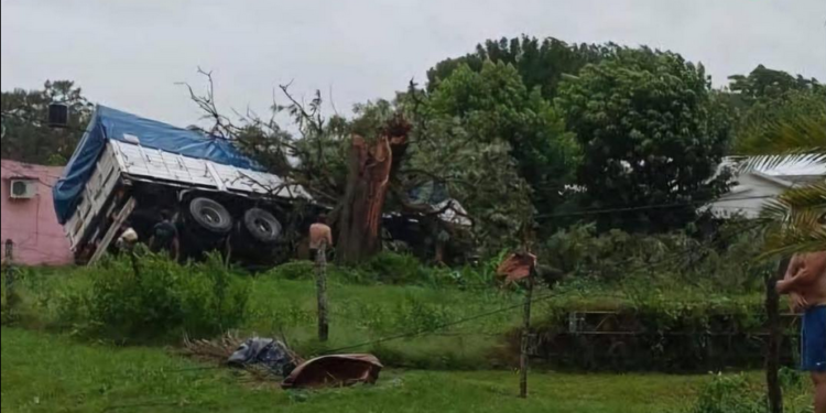 Fuerte tormenta provocó daños en Cayasta en la jornada de hoy