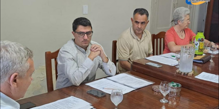 Gálvez: PERMITEN DOBLE ESTACIONAMIENTO EL 24 Y 31 EN EL CENTRO EN HORARIO COMERCIAL.