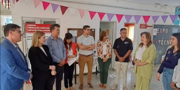 GALVEZ: Entregaron el FANI a dos instituciones de la Ciudad