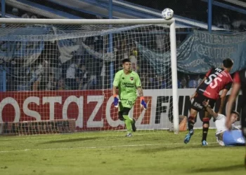 Las Rosas: JOSUÉ REINATTI DEBUTÓ EN LA PRIMERA DIVISIÓN DEL FÚTBOL ARGENTINO