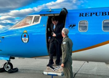 Milei pidió vacaciones «gasoleras», pero dos ministros se van a Miami y Disney