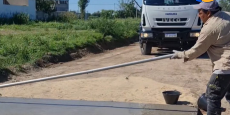 Totoras: Comenzaron a pavimentar la calle Laprida