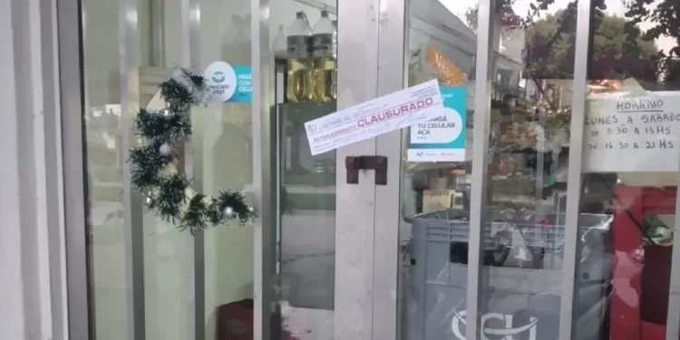 Las Parejas: Clausuraron comercio por venta de pirotecnia