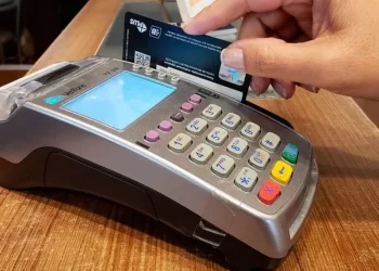 La reforma tributaria de Pullaro encarecerá uso de las billeteras virtuales