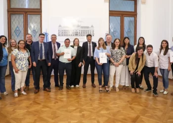 Las escuelas 6034 y 6035 firmaron el convenio del programa 1000 aulas