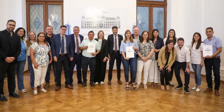 Las escuelas 6034 y 6035 firmaron el convenio del programa 1000 aulas