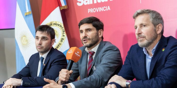 Pullaro: «En Santa Fe los salarios de los empleados públicos el ganaron a la inflación»