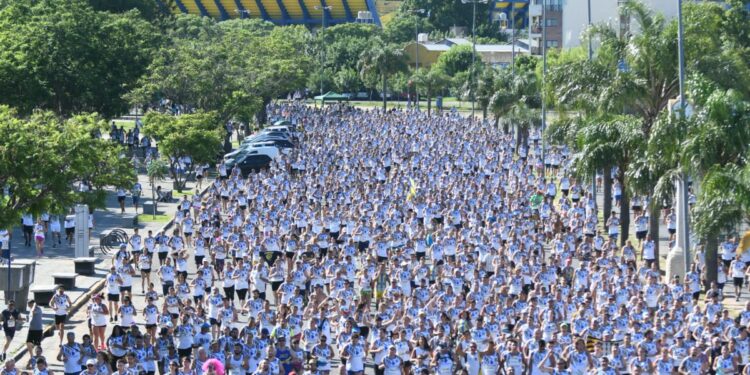 Rosario: Las calles se tiñeron de azul y amarillo otra vez