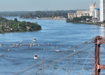 EXITOSO LANZAMIENTO DE LA REFUNDACIÓN DE LA MARATÓN ACUÁTICA SANTA FE – CORONDA