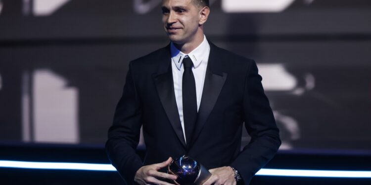 DIBU THE BEST: ELEGIDO EL MEJOR ARQUERO DEL MUNDO!