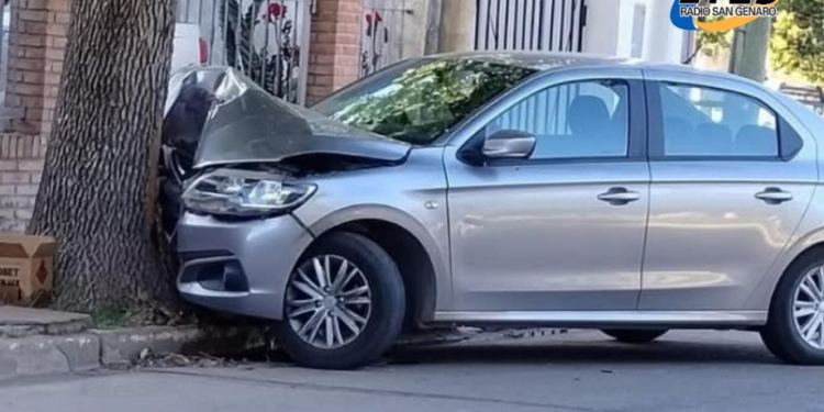 Totoras: ACCIDENTE DE TRÁNSITO EN PLENO CENTRO DE LA CIUDAD
