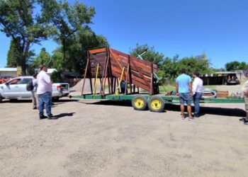 Puerto Gaboto: LA LOCALIDAD AVANZA CON LA CONSTRUCCIÓN DE CORRALES PARA MEJORAR LA GANADERÍA EN LAS ISLAS